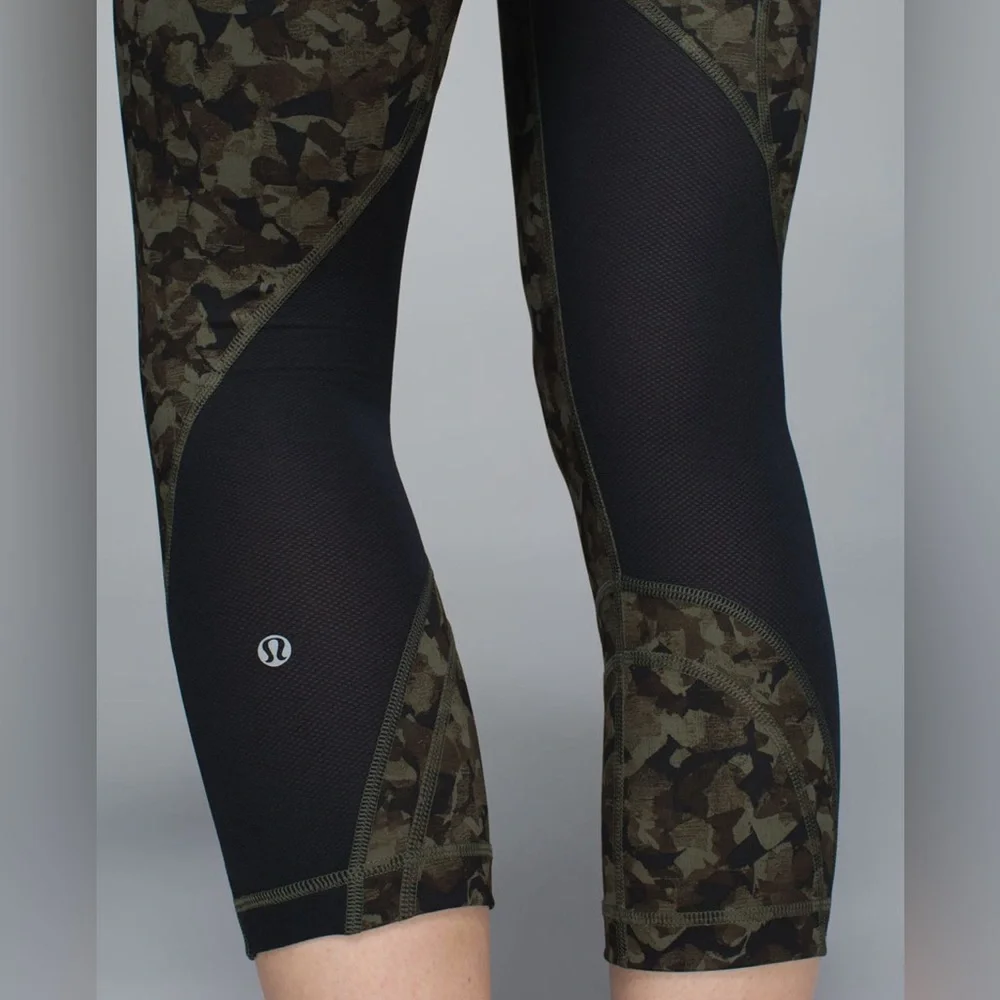 LULULEMON Run Inspire Crop II *Full On Luxtreme (Mesh)* - Picture 6 of 13
